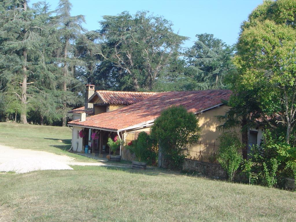 Bed and Breakfast Relais Du Haget Cravenceres Exterior foto