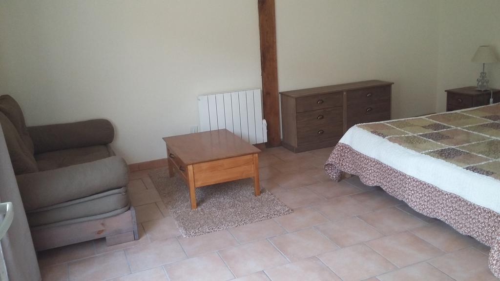 Bed and Breakfast Relais Du Haget Cravenceres Zimmer foto